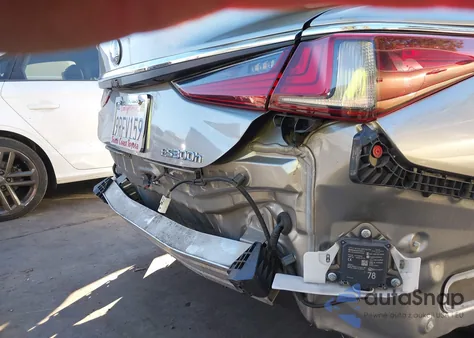 2020 Lexus Es 300H Ultra Luxury z USA, uszkodzony, nr VIN 58AF21B18LU009868